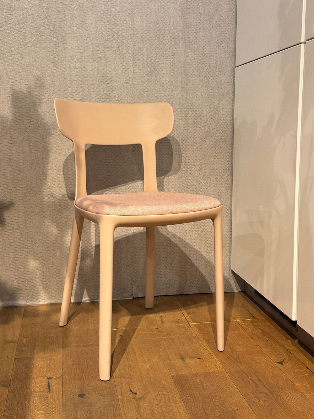 Stol Infiniti Canova - Image 1